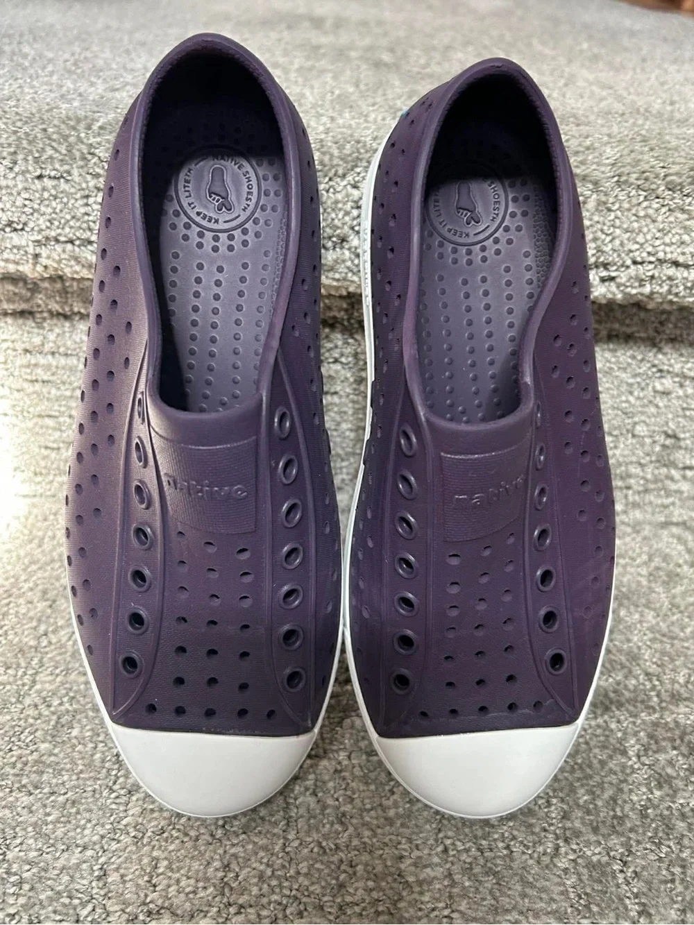 New without box condition Native Jefferson shoes junior size 4